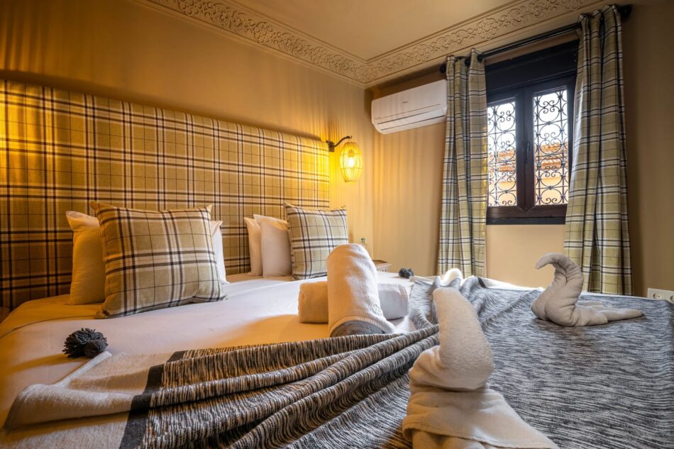 salle de bain chambre moucharabieh