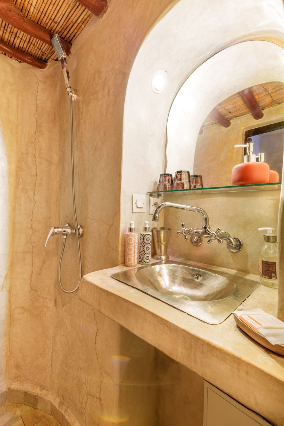 salle de bain chambre moucharabieh